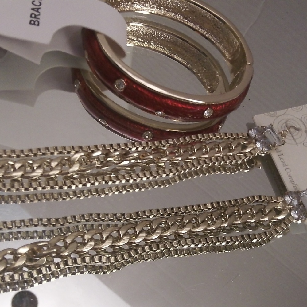 NWT BEAUTIFUL EFM EARRINGS & BRACELET RETAIL $32